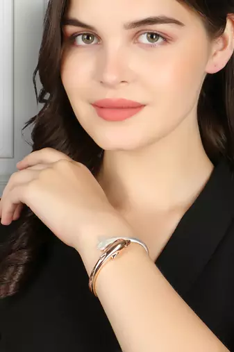 Women rose gold plated fish shaped openable bracelet