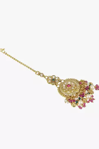 Women gold-plated stone-studded pearl temple maangtikka