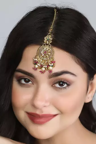 Women gold-plated stone-studded pearl temple maangtikka