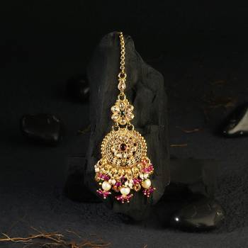 Women gold-plated stone-studded pearl temple maangtikka 1