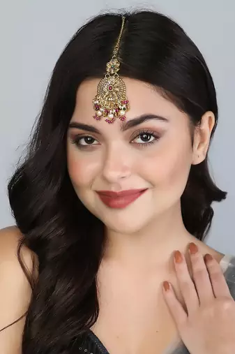 Women gold-plated stone-studded pearl temple maangtikka