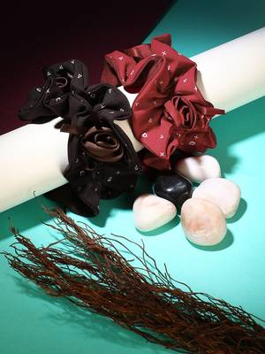 Set of 2 maroon and brown ponytail scrunchies 1