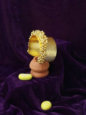 Women 24ct gold-plated cuff bracelet 1