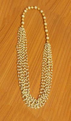 White Pearl Necklaces 1