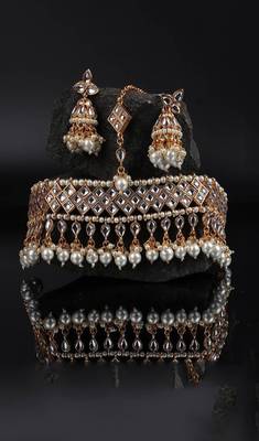 Gold Plated Kundan  Studded Necklace Set With Earrings 1