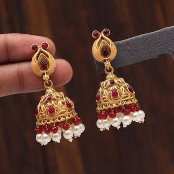 Rani color matte gold earrings 2