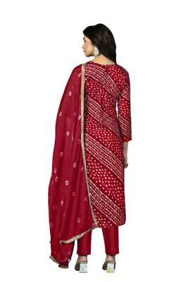 Women's red hand work with bandhani printed dupatta premium jam cotton dress material 3
