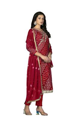Women's red hand work with bandhani printed dupatta premium jam cotton dress material 4