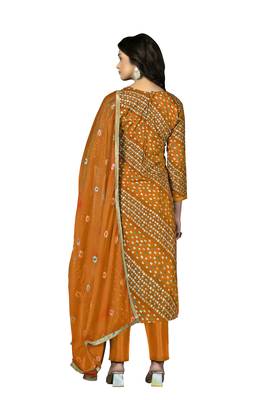 Women's mustered unstitched hand work with bandhani printed dupatta premium jam cotton dress material (m-msmfc11255c) 3