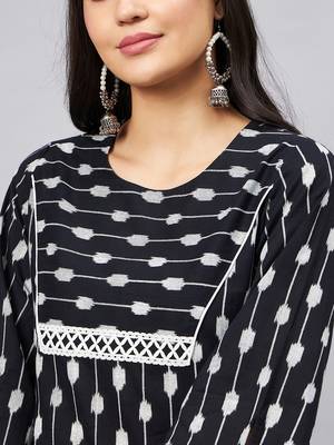 Winered women black ikat print with lace at yoke kurta 5