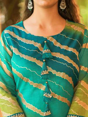 Yufta women green leheriya and cotton lining straight kurta 3