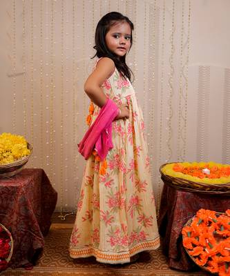 Yellow full length block printed kurta set 3