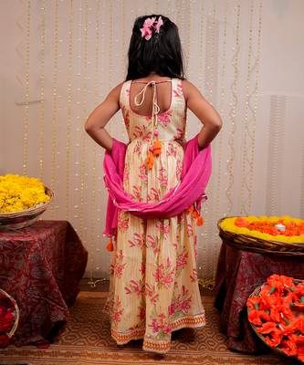 Yellow full length block printed kurta set 4
