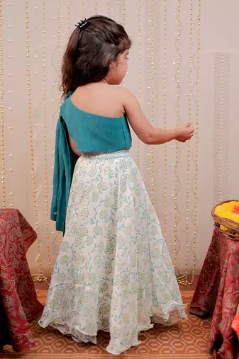 White block printed skirt set