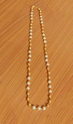 White Pearl Necklaces 1