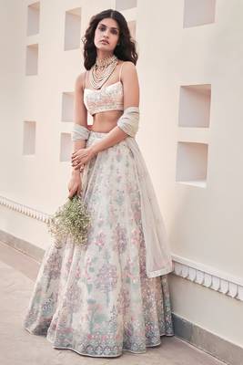 Cream Georgette Thread Embroidered Sleeveless Lehenga Choli With Net Dupatta 1
