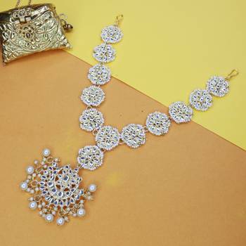 Traditional Floral Kundan Pearl Studded Rajasthani Sheeshphool/Mathapatti for Women  4