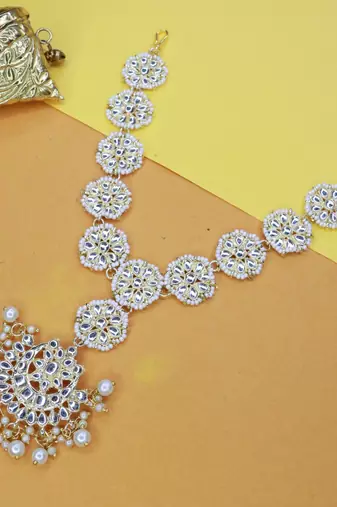 Traditional Floral Kundan Pearl Studded Rajasthani Sheeshphool/Mathapatti for Women 