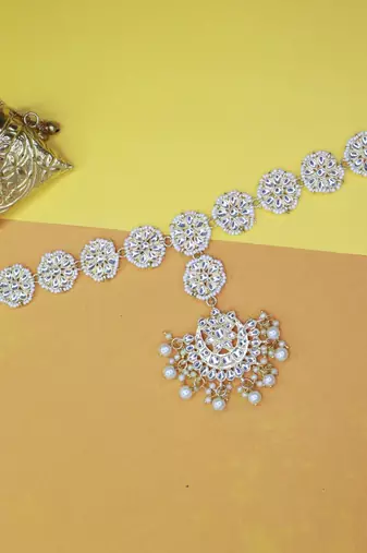 Traditional Floral Kundan Pearl Studded Rajasthani Sheeshphool/Mathapatti for Women 