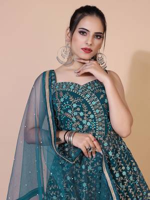 Teal green embroidered empire thread work kurta with sharara and dupatta 5