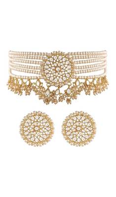 Traditional Choker Set Glided With Kundan & Pearls 4
