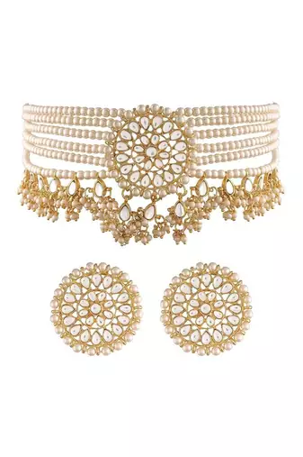 Traditional Choker Set Glided With Kundan & Pearls