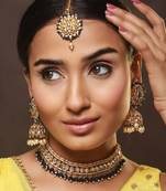 Gold-Plated Blue& White Kundan Studded & Beaded Choker Jewellery Set with Maangtikka