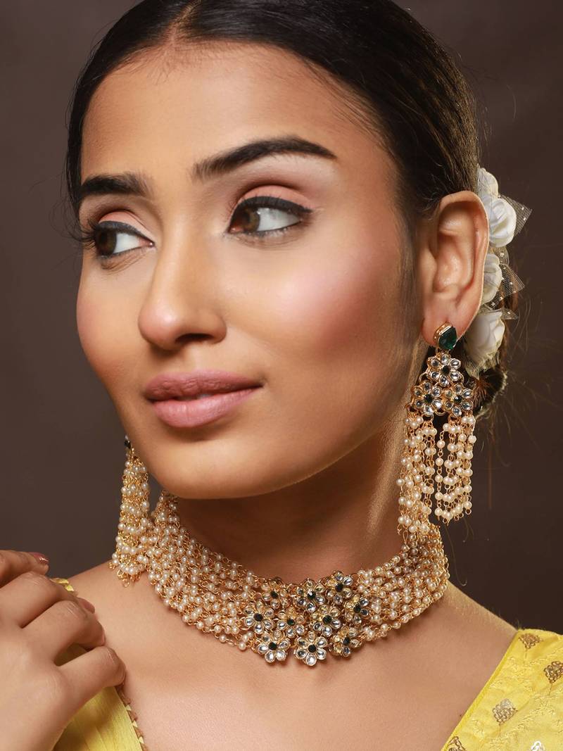 Gold-Plated Green Kundan Studded & Pearl Beaded Multilayered Choker Jewellery Set