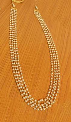 White Pearl Necklaces 1