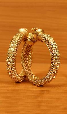 Gold bangles-and-bracelets 1