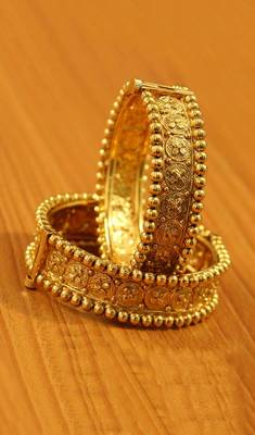 Gold bangles-and-bracelets 1