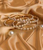 A Set Of 4 Look A Like Jewellery Pearl Bracelets