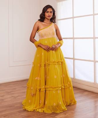 Yellow one shoulder anarkaki with net dupatta 2