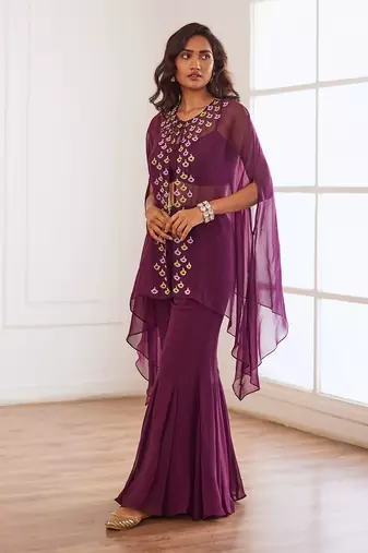 Wine croptop and sharara with cape