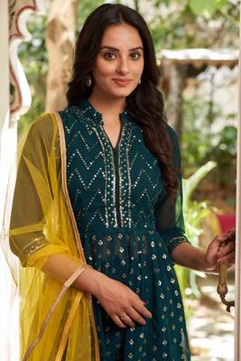 Green embroidered sequinned kurti with sharara and dupatta 3