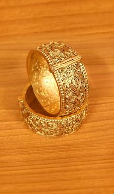 Gold bangles-and-bracelets 1
