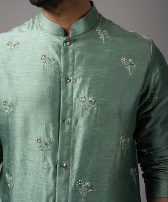 Green silk embroidered kurta set 5