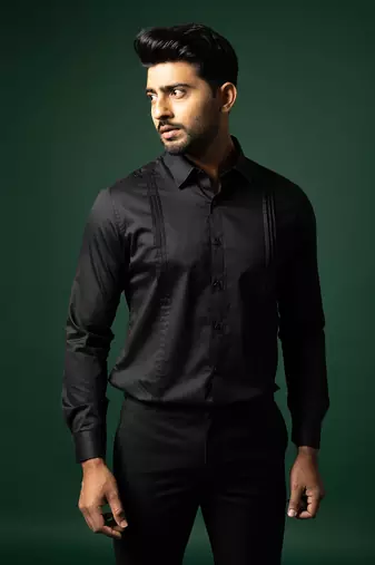 Black side stripes shirt