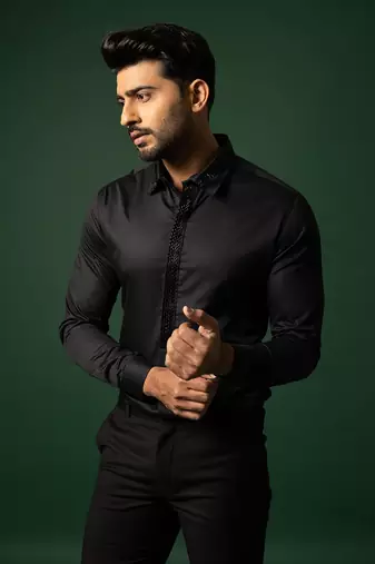 Black shirt
