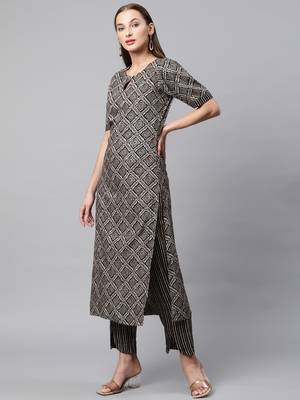 V TRADITION Women Black Printed Kurta with Palazzos 4