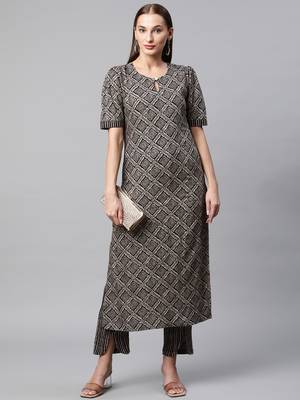 V TRADITION Women Black Printed Kurta with Palazzos 5