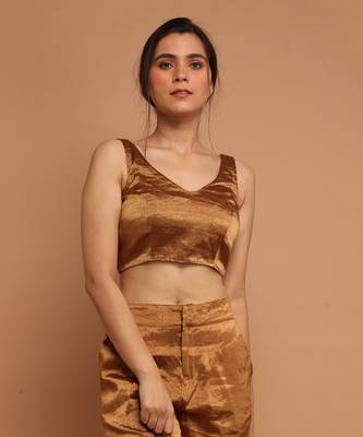 Gold zari crop top with high waist pants 4