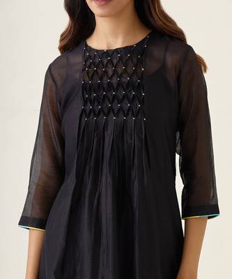 Black chanderi smocking kurta set 4