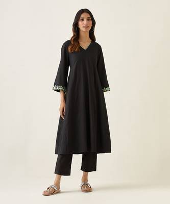 Black cotton embroidered kalidar kurta set 3