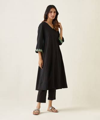 Black cotton embroidered kalidar kurta set 4
