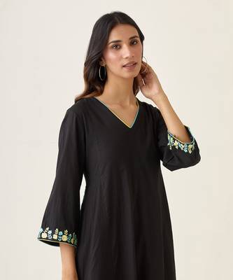 Black cotton embroidered kalidar kurta set 5