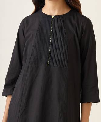 Black a line pin tuck kurta set 3