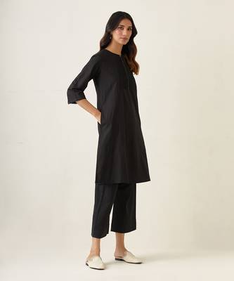 Black cotton a line pin tuck kurta set 2