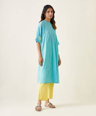 Blue kaftan style embroidered kurta set 1