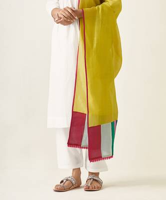 Off white cotton pin tucks kurta set 5